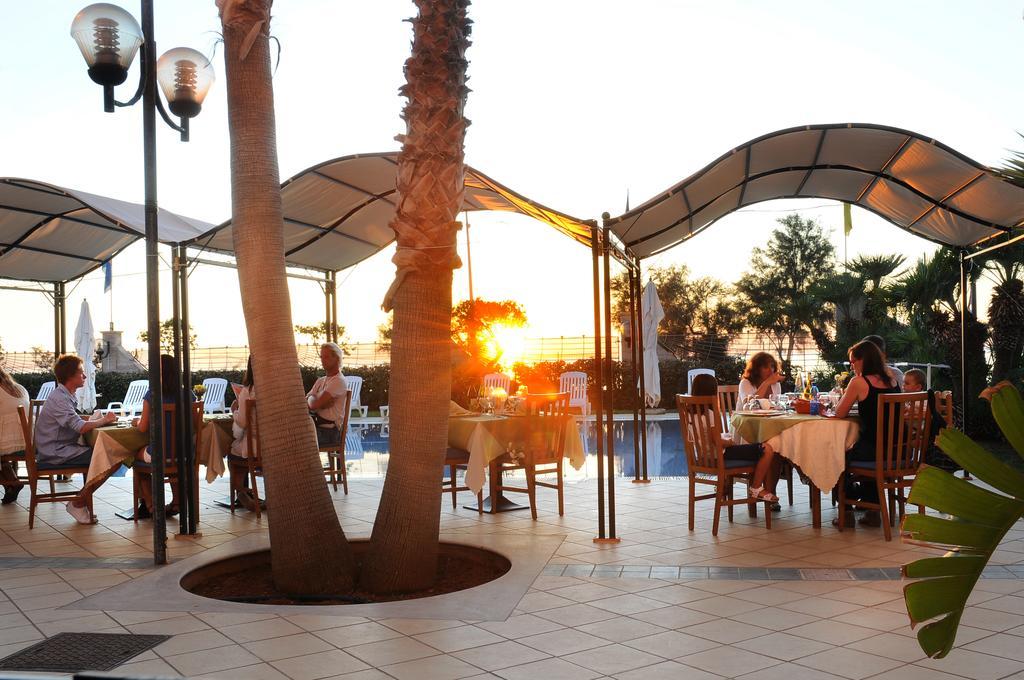 Hotel Sirenetta إزولا ديلي فيمين المظهر الخارجي الصورة