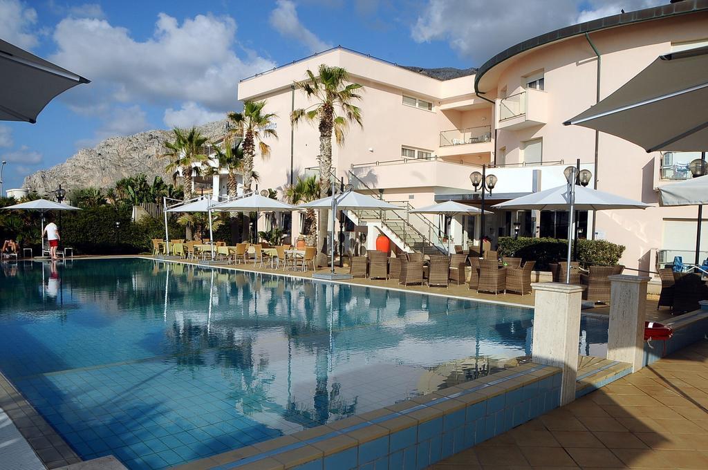 Hotel Sirenetta إزولا ديلي فيمين المظهر الخارجي الصورة
