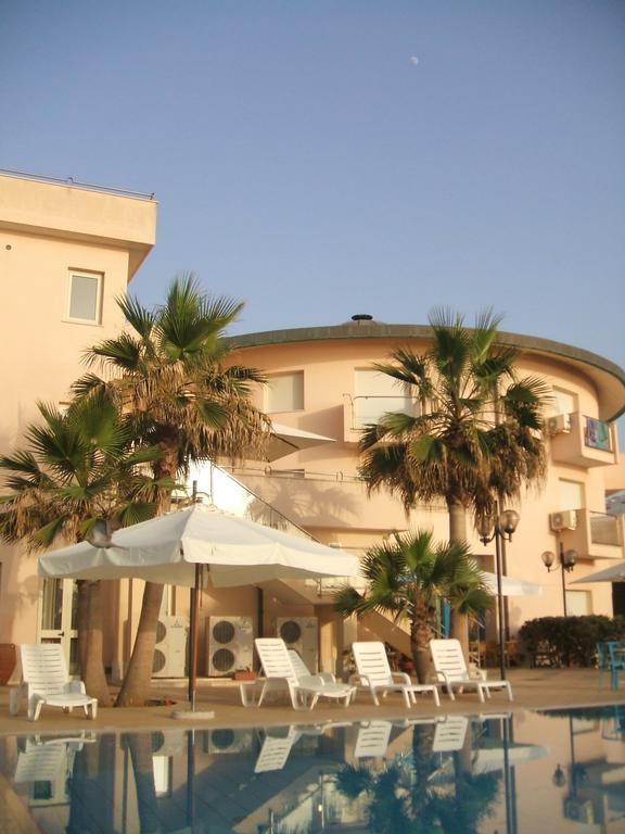 Hotel Sirenetta إزولا ديلي فيمين المظهر الخارجي الصورة